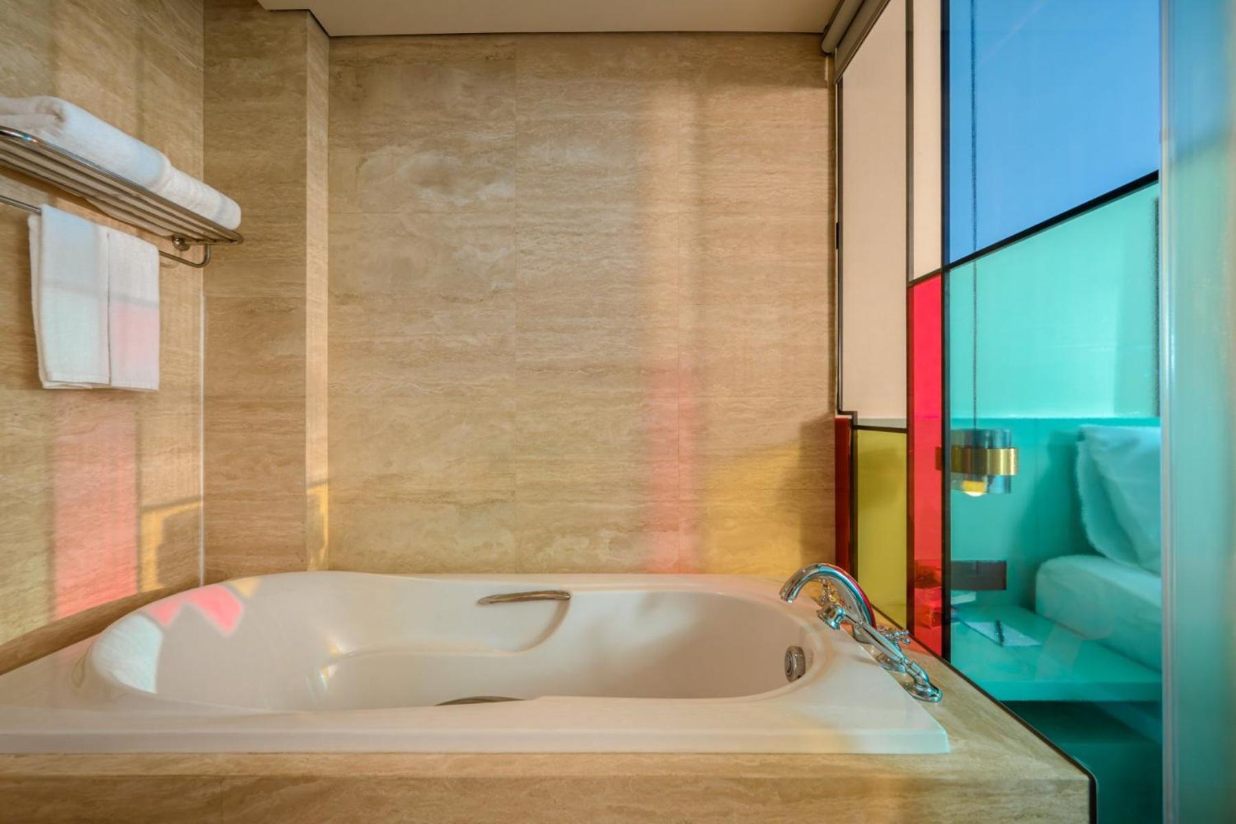 M Village Hotel Tao Dan Park Хошимин Экстерьер фото