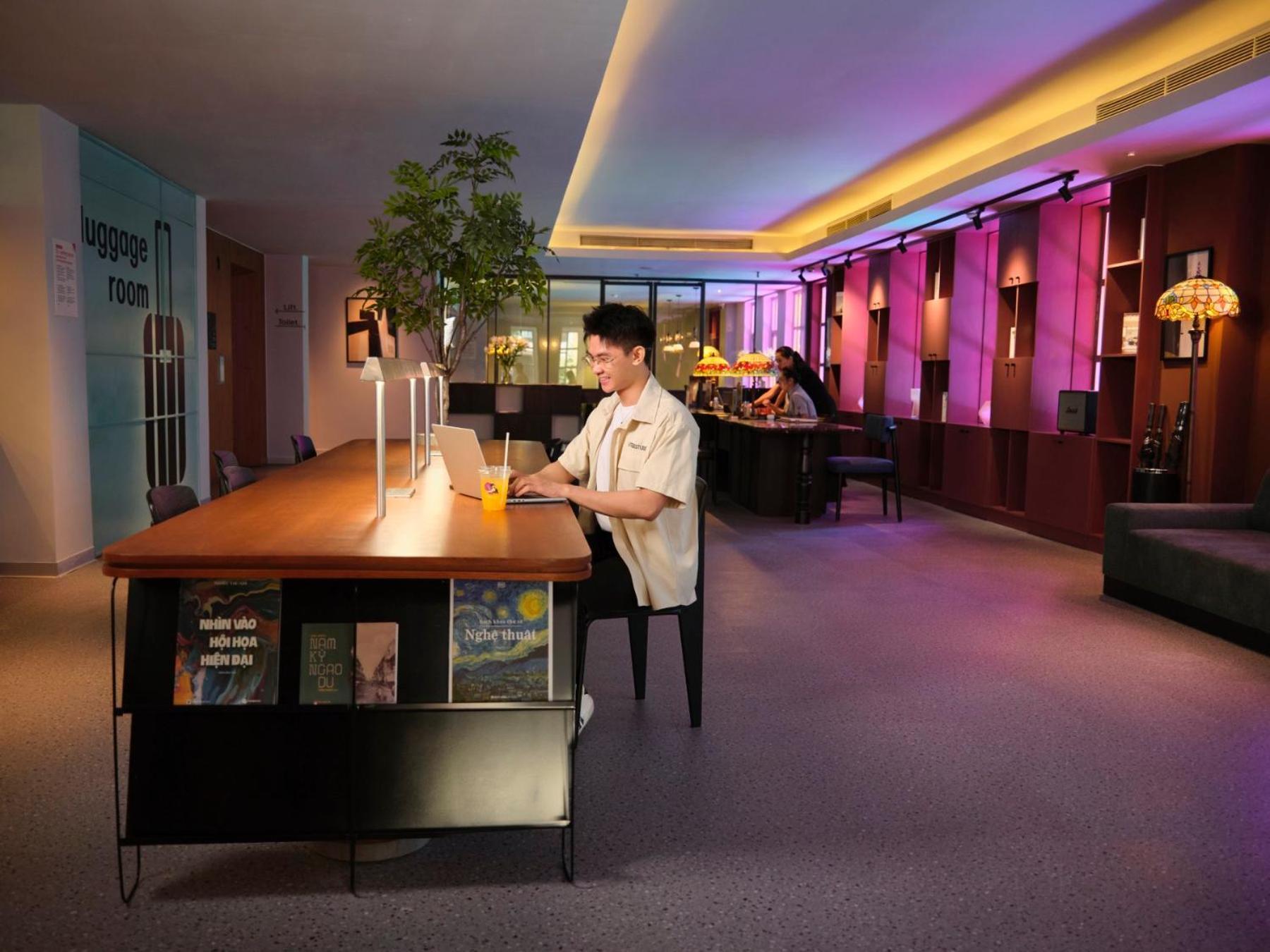 M Village Hotel Tao Dan Park Хошимин Экстерьер фото